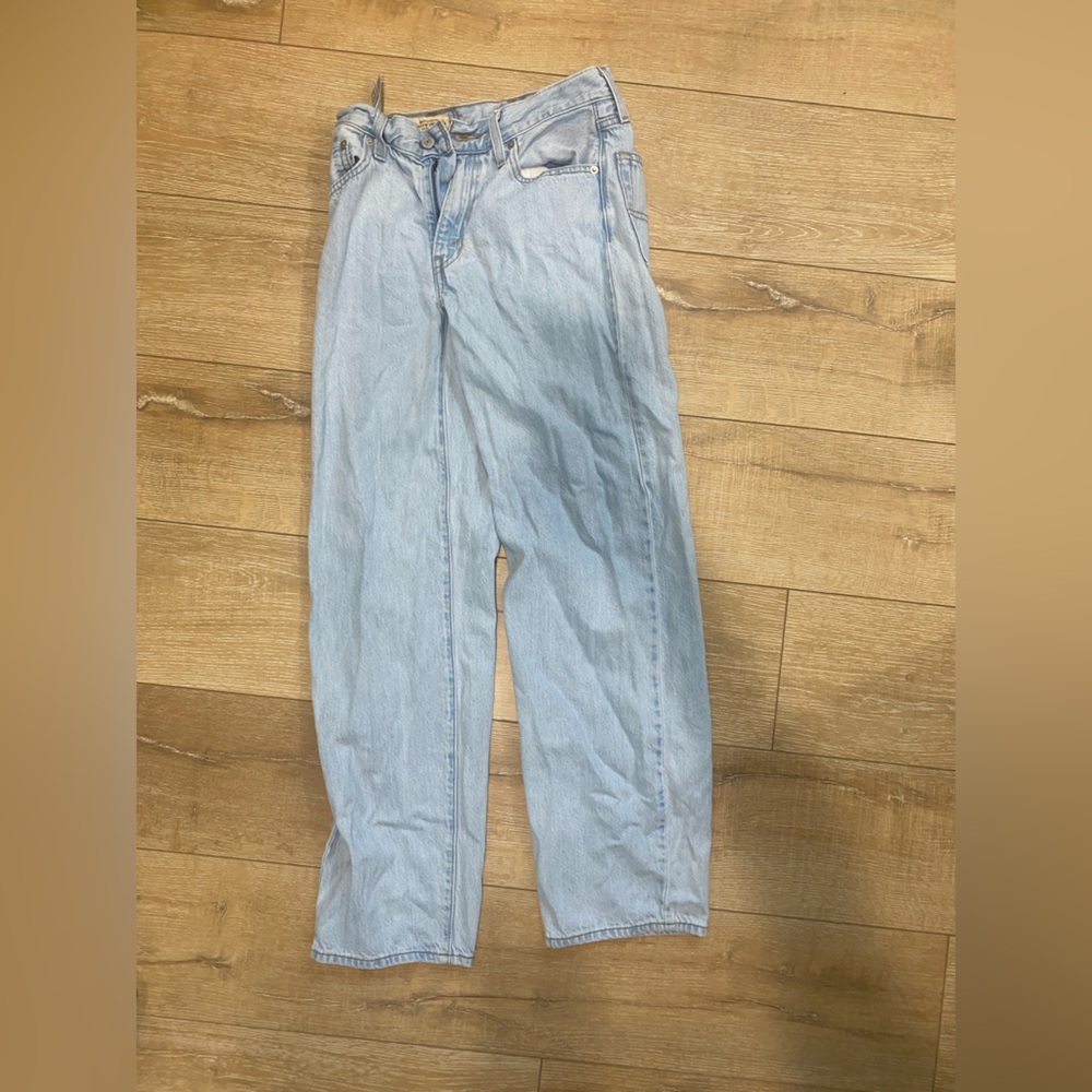 Levi's High Rise Jeans - Picture 4 of 7